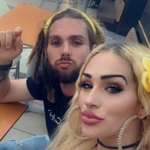 Meet your Posher, Dru